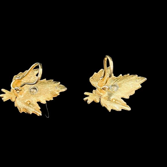 Vintage BSK Gold Tone And Green Maple Leaf Clip On Earrings (5056) - Picture 6 of 7